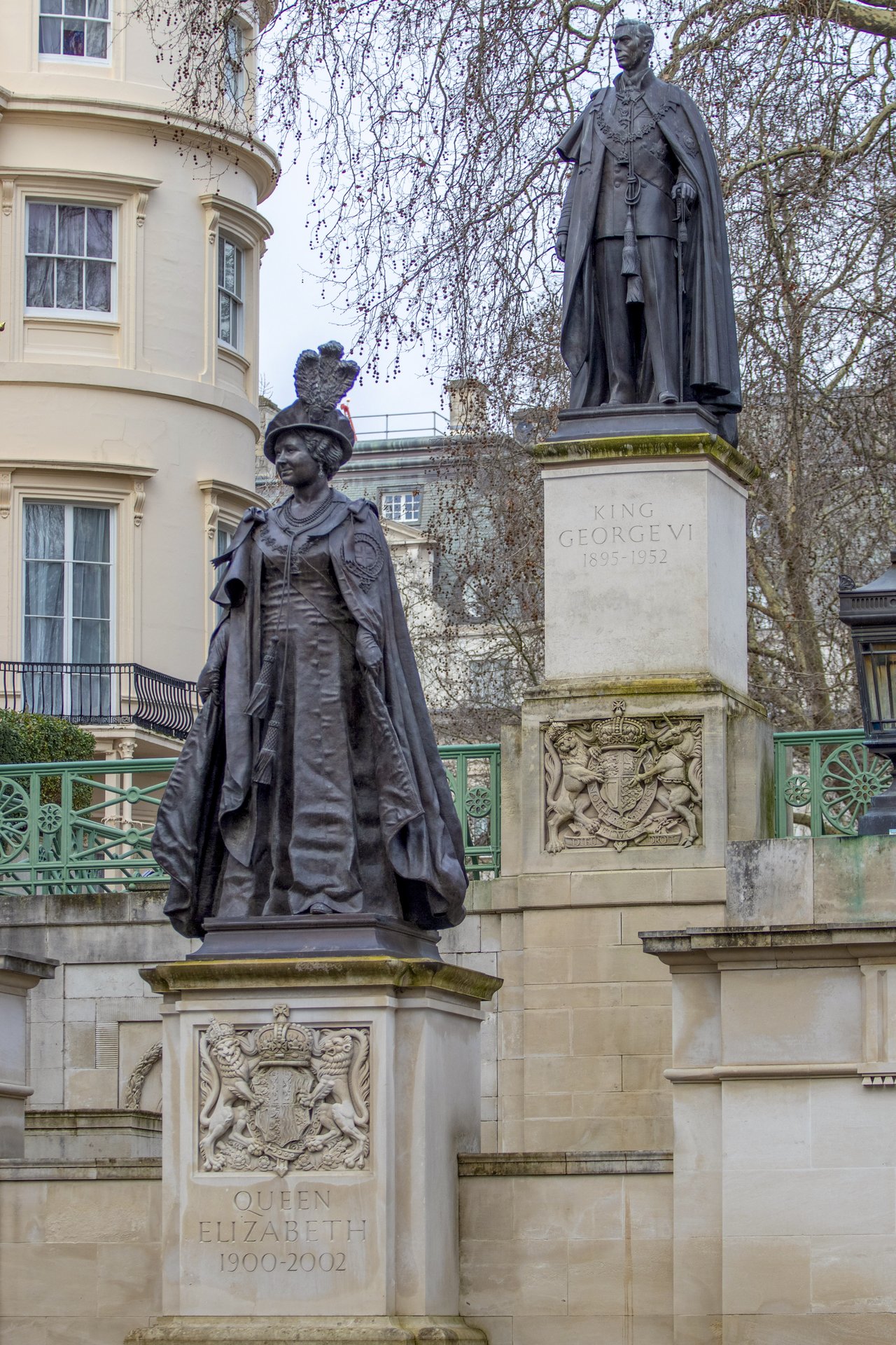 George VI & Queen Elizabeth Memorial
